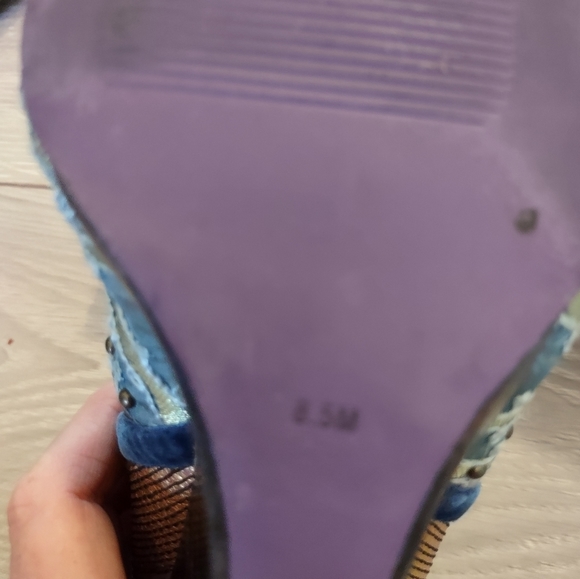 KENZIE wedgies 8.5 - Picture 5 of 5